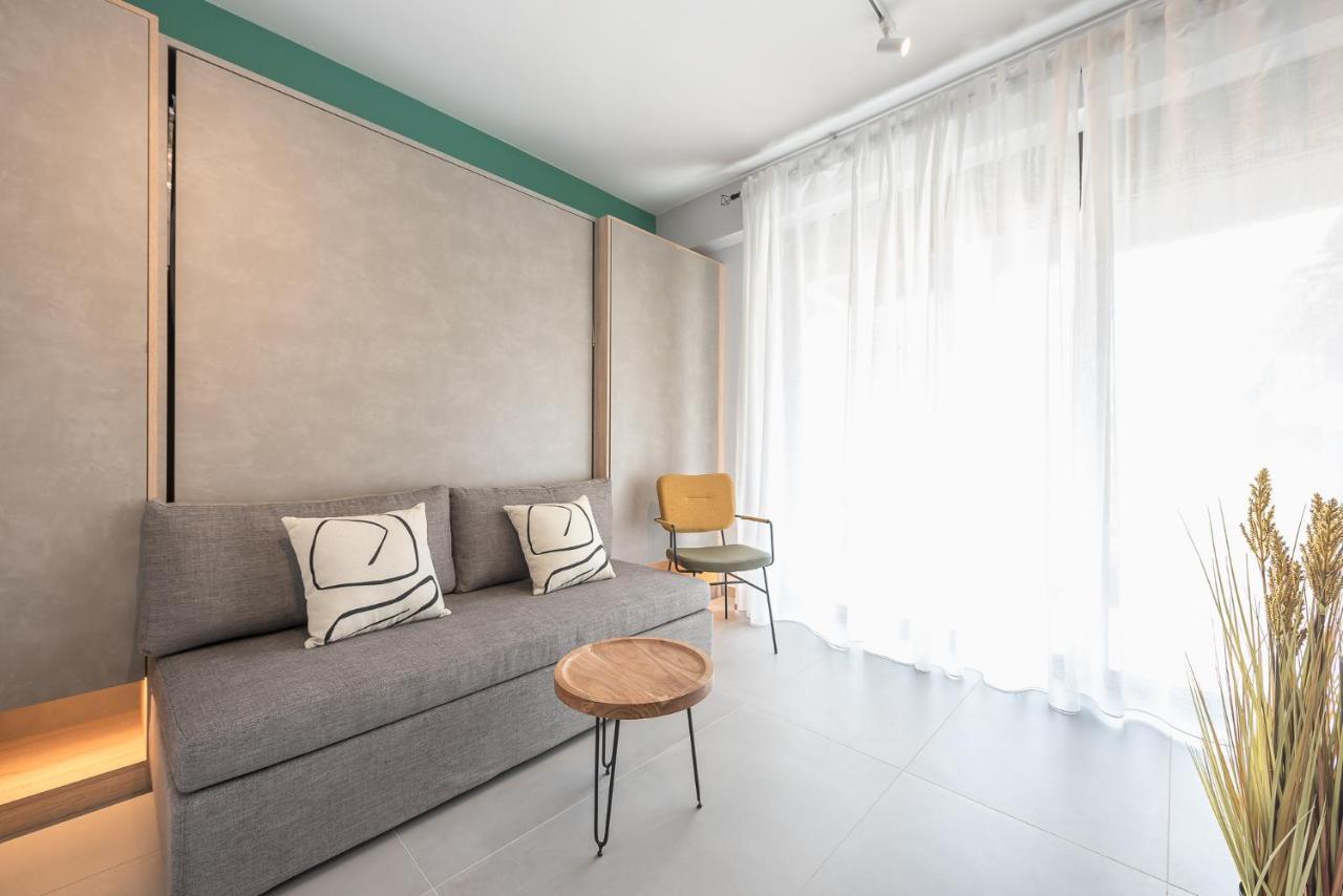 Stylish Urban Suites Atene Esterno foto
