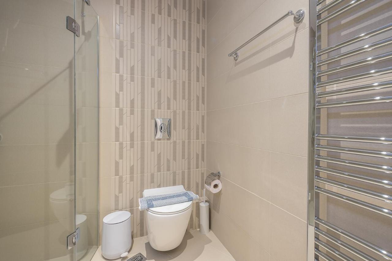 Stylish Urban Suites Atene Esterno foto