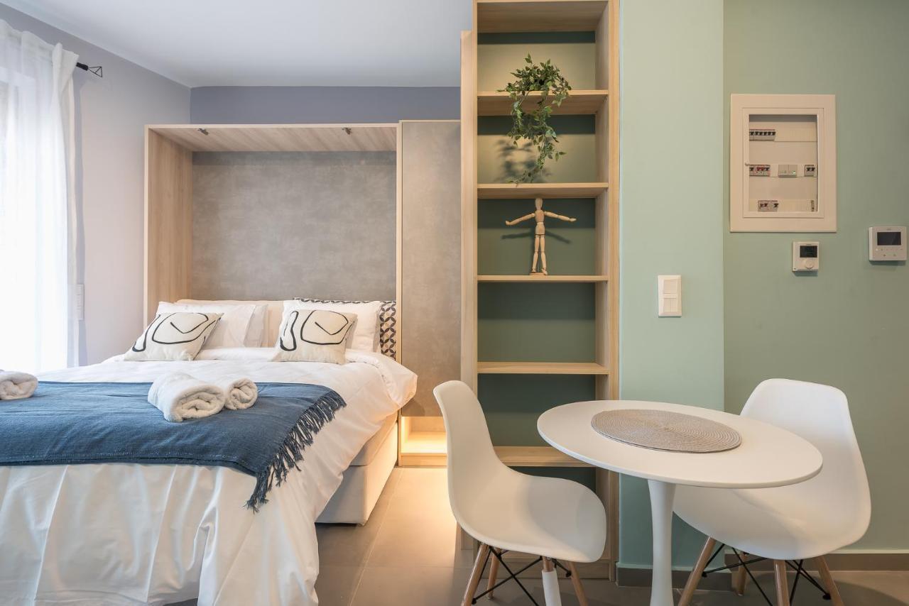 Stylish Urban Suites Atene Esterno foto