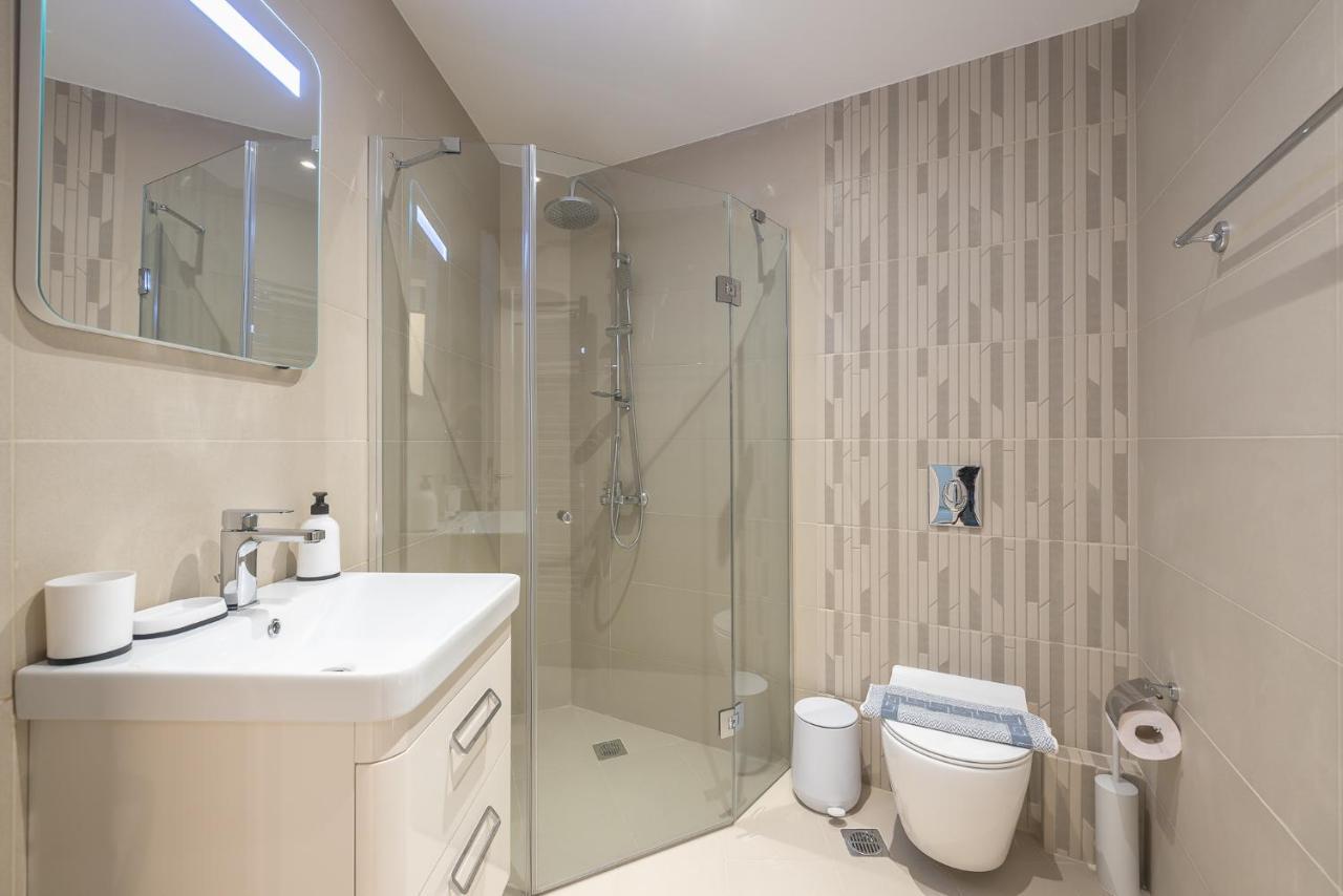 Stylish Urban Suites Atene Esterno foto
