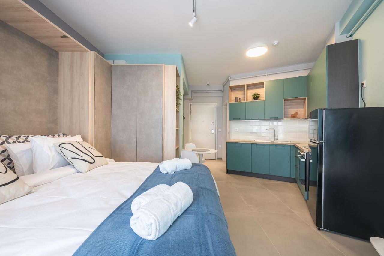 Stylish Urban Suites Atene Esterno foto