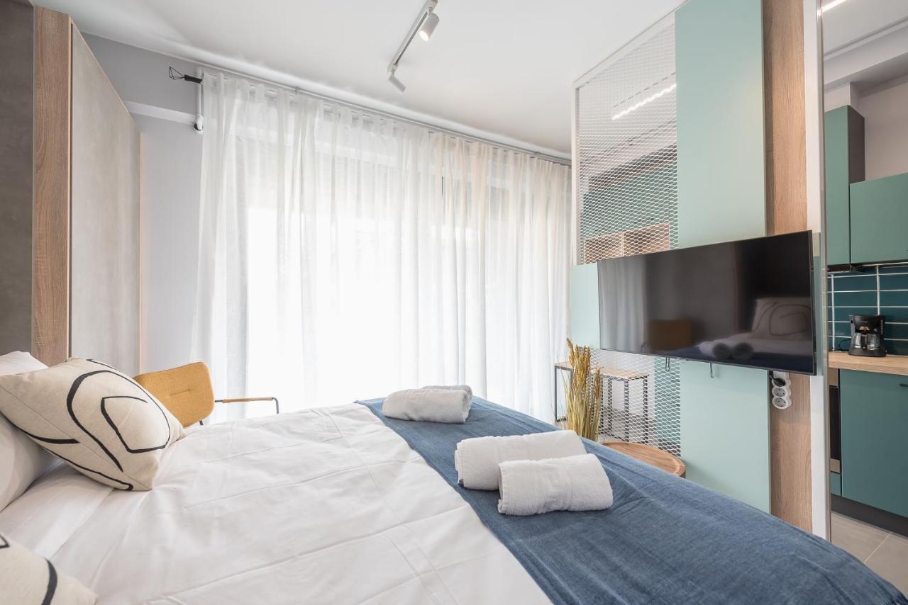 Stylish Urban Suites Atene Esterno foto