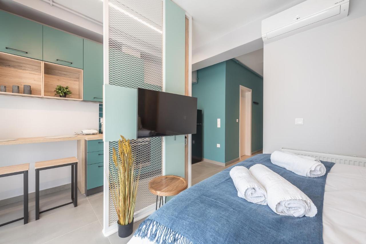 Stylish Urban Suites Atene Esterno foto