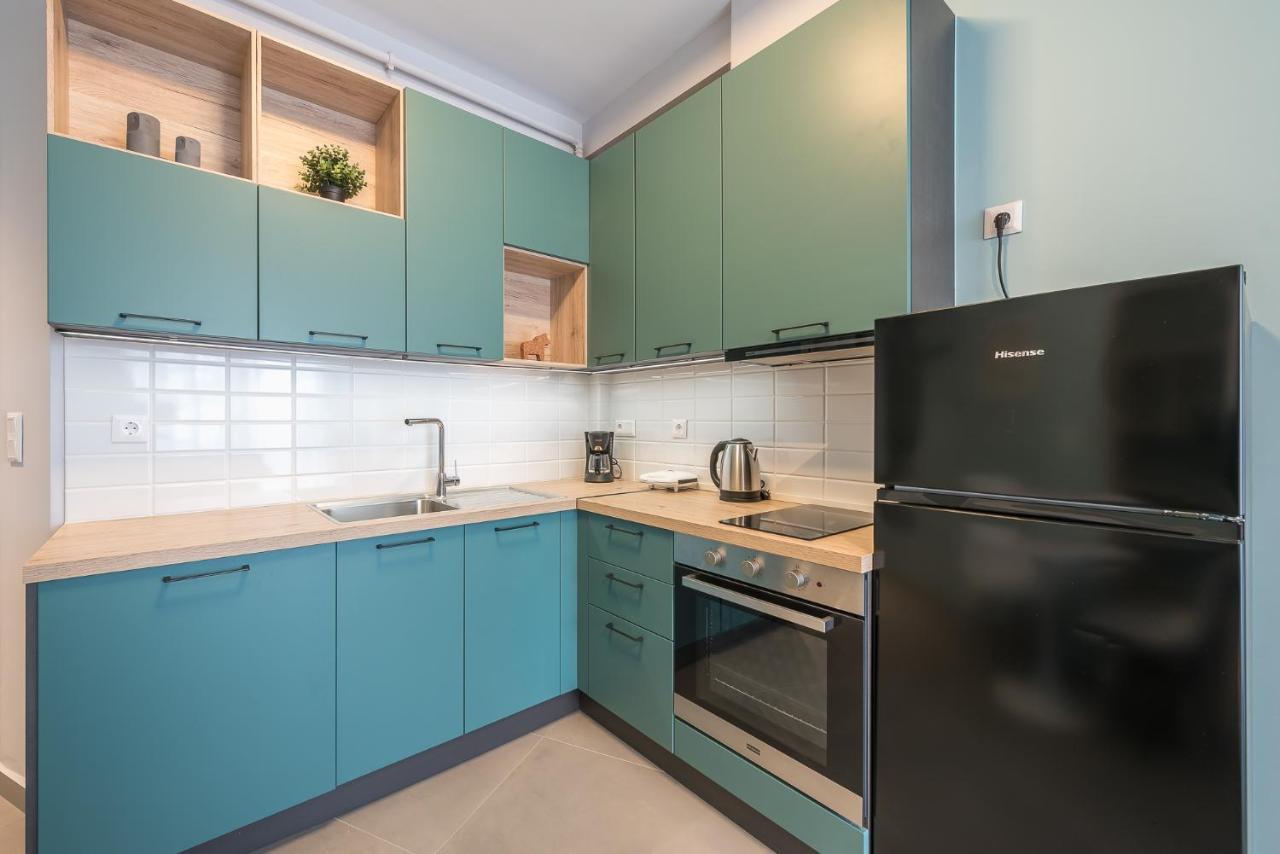Stylish Urban Suites Atene Esterno foto