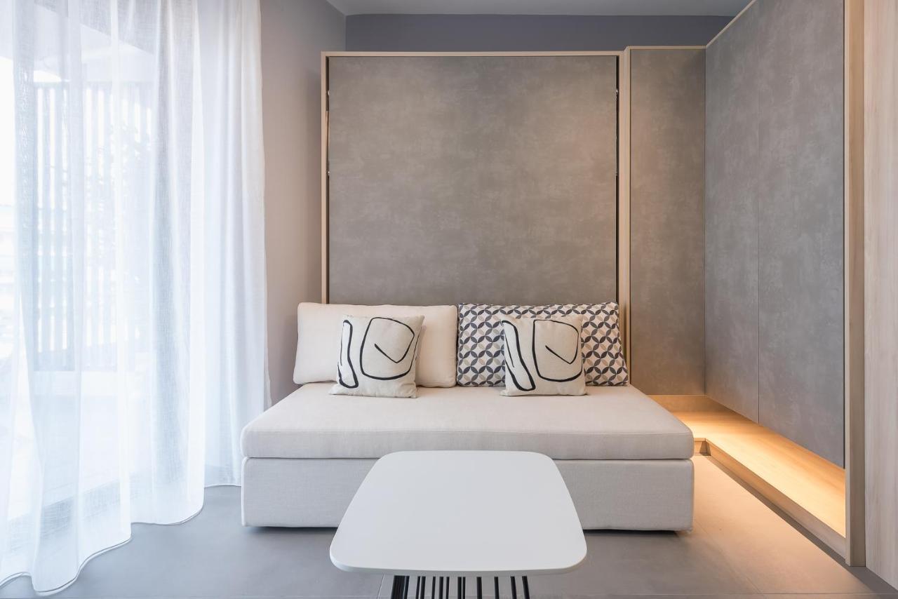 Stylish Urban Suites Atene Esterno foto