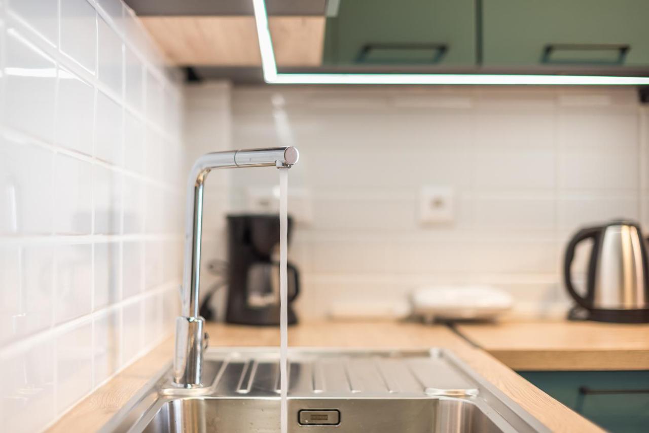 Stylish Urban Suites Atene Esterno foto