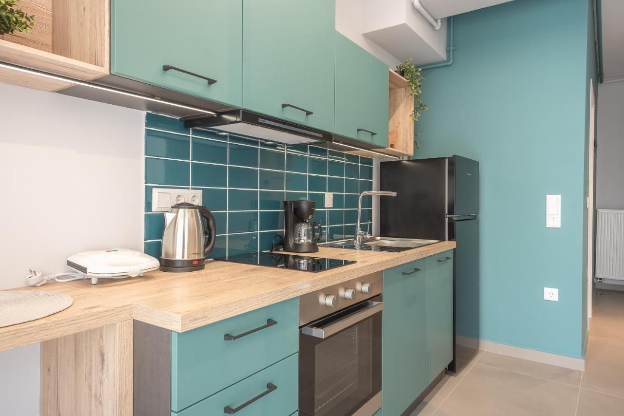 Stylish Urban Suites Atene Esterno foto