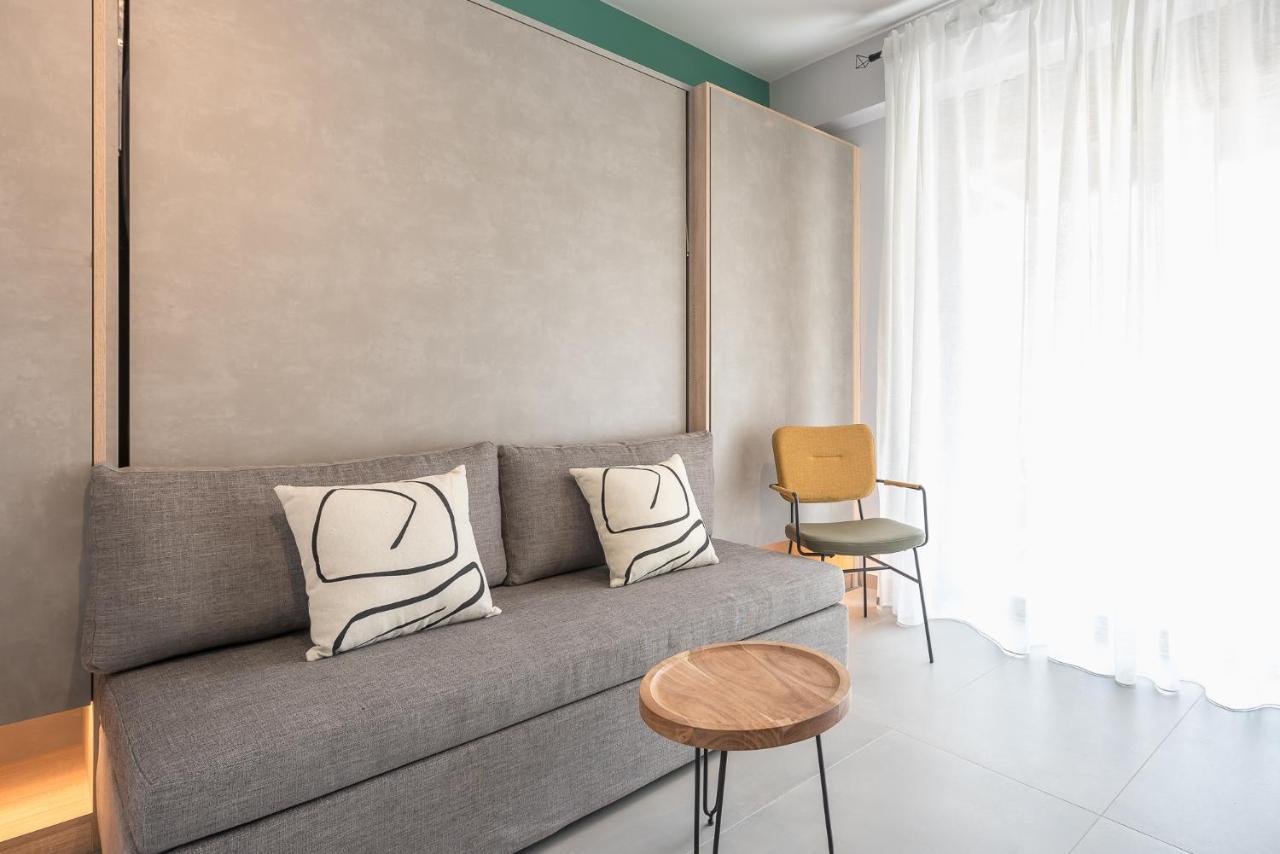 Stylish Urban Suites Atene Esterno foto