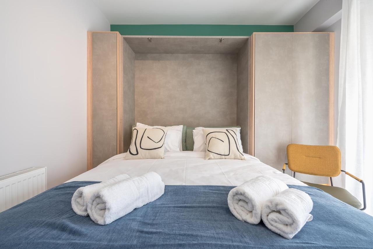 Stylish Urban Suites Atene Esterno foto
