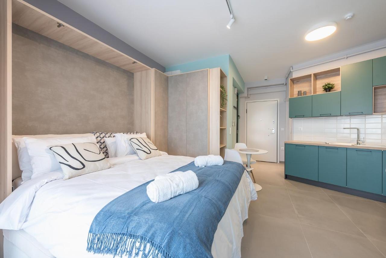 Stylish Urban Suites Atene Esterno foto